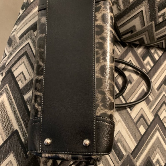 Nine West large bag. - Picture 9 of 11